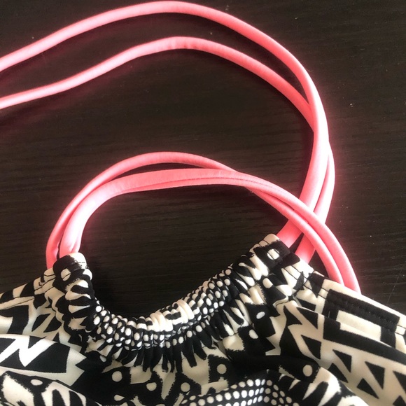 Xhiliration Geometric Print Halter Swim Top - Picture 10 of 12